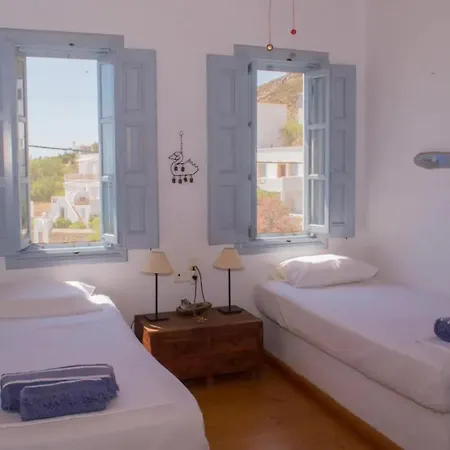Apartment 2 Bd House With Balcony & Sea View